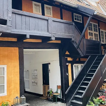Apartmentincopenhagen 1630 *